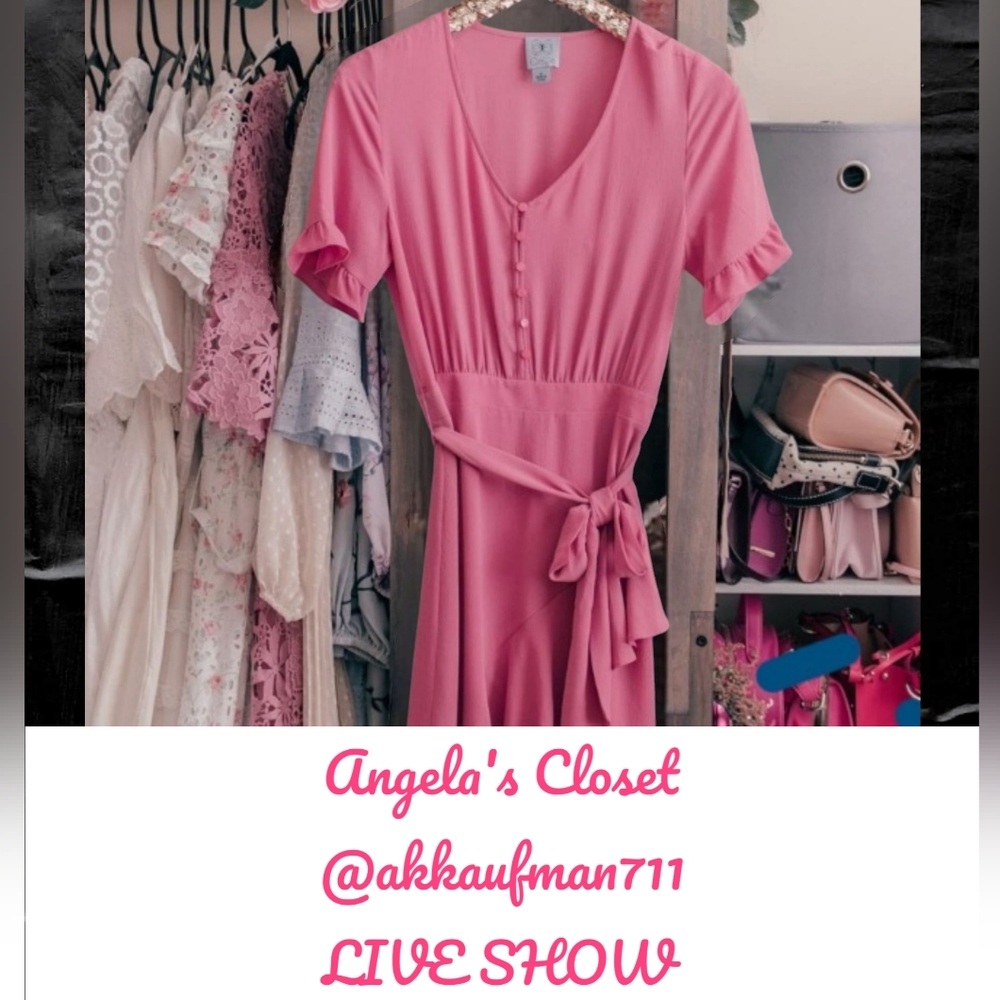 LIKE THIS POST TO BE NOTIFIED OF MY POSH SHOW!  LIKE MINE I'LL LIKE YOURS!